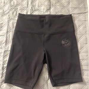 Lululemon bike shorts 10